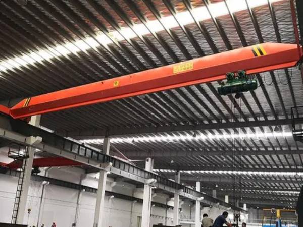 單梁起重機(jī)遙控器的工作電壓如何確定，對(duì)接線有何影響？