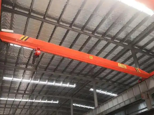 單梁行車控制箱散熱風扇接線是否影響整體性能？散熱風扇接線與單梁行車性能關系